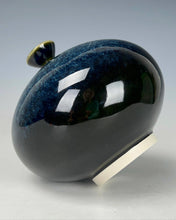 Load image into Gallery viewer, Ceramic Wheel thrown Vessel by Galaxy Clay Fine Art