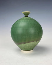 Load image into Gallery viewer, Ceramic Wheel thrown Porcelain Vase