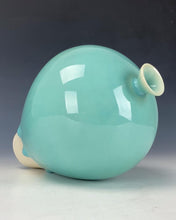 Load image into Gallery viewer, Ceramic Wheel thrown Porcelain Vase