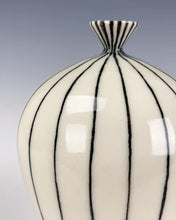 Load image into Gallery viewer, Ceramic Handmade Decorative Porcelain Vase