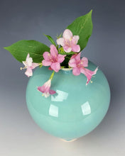 Load image into Gallery viewer, Ceramic Wheel thrown Porcelain Vase