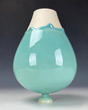Load image into Gallery viewer, Ceramic Wheel thrown Porcelain Vase