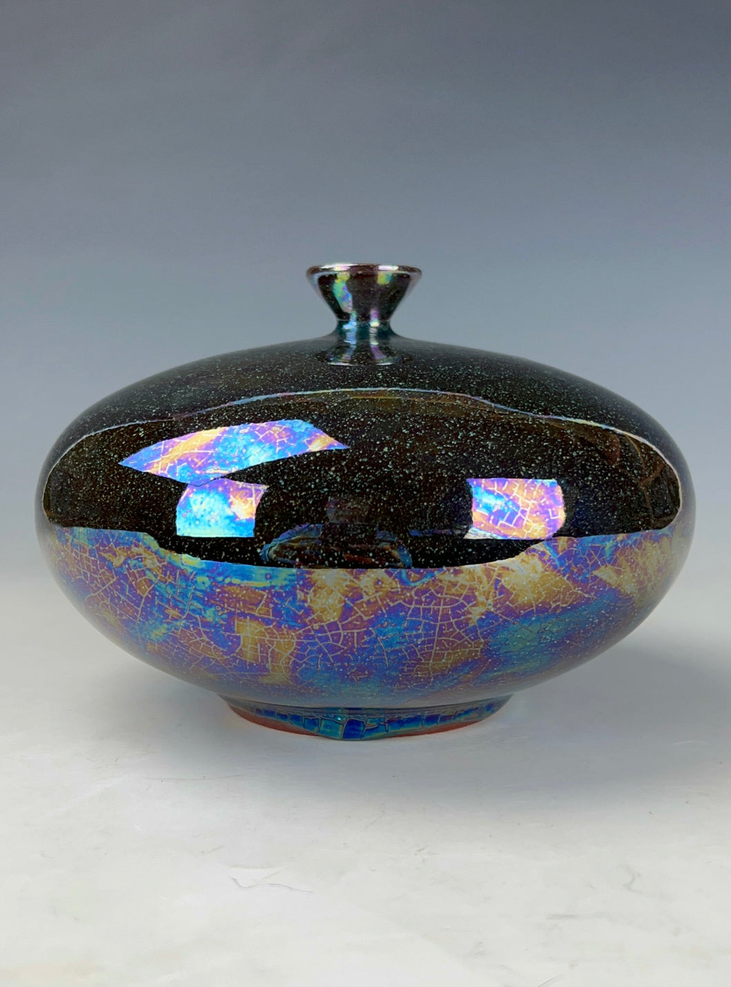 Ceramic Decorative Porcelain Vase with MOP lustre